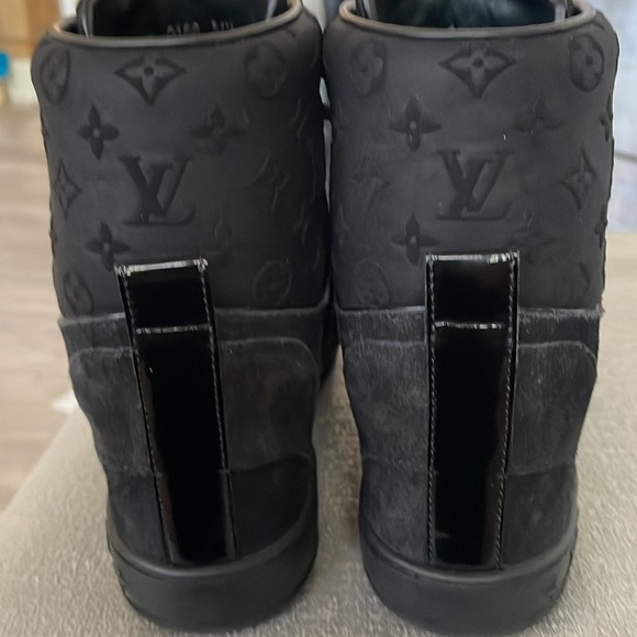 Authentic Louis Vuitton  Millennium Wedge
Sneakers Suede & Monogram Embossed - Picture 5 of 10